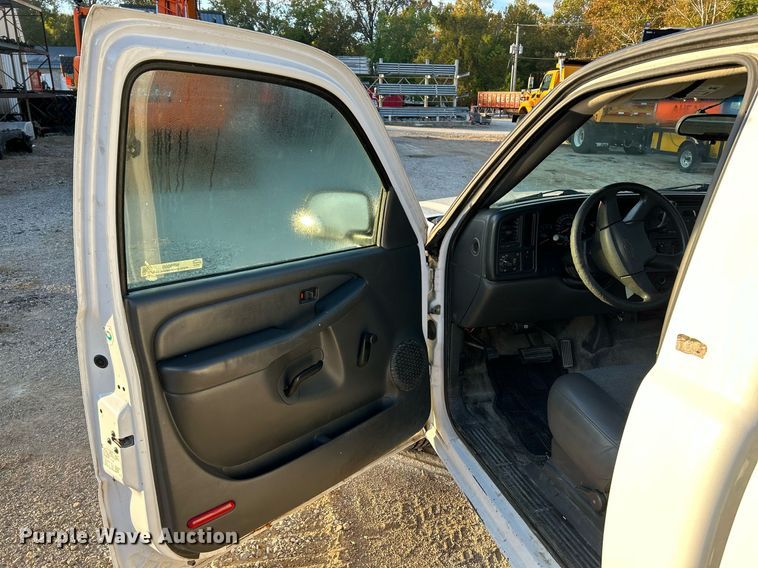 image for item NR9000 2005 Chevrolet Silverado 1500  pickup truck