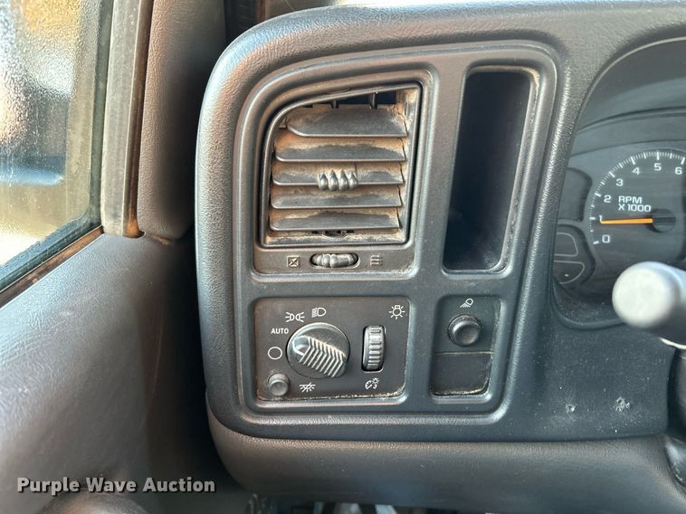 image for item NR9000 2005 Chevrolet Silverado 1500  pickup truck