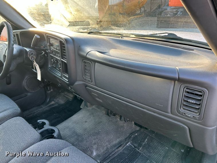 image for item NR9000 2005 Chevrolet Silverado 1500  pickup truck