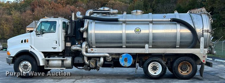 image for item NR9308 2006 Sterling L9500  vacuum truck