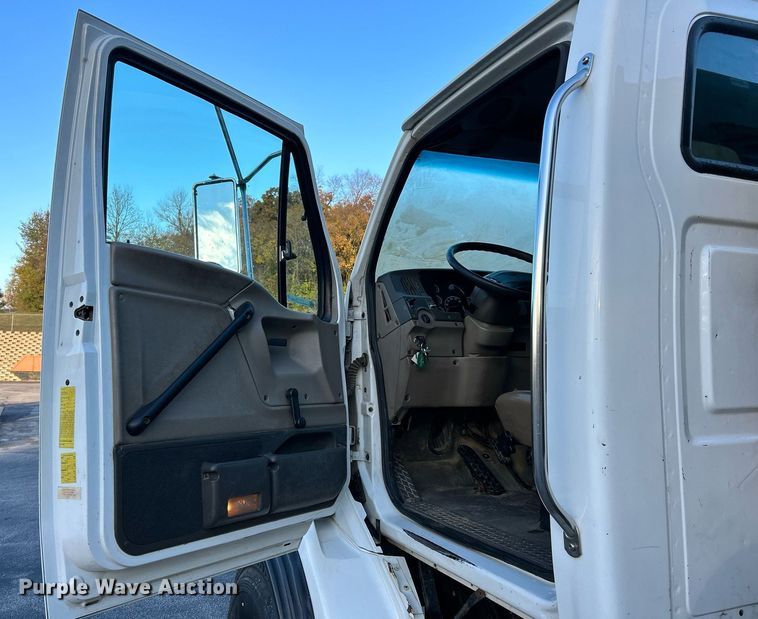 image for item NR9308 2006 Sterling L9500  vacuum truck