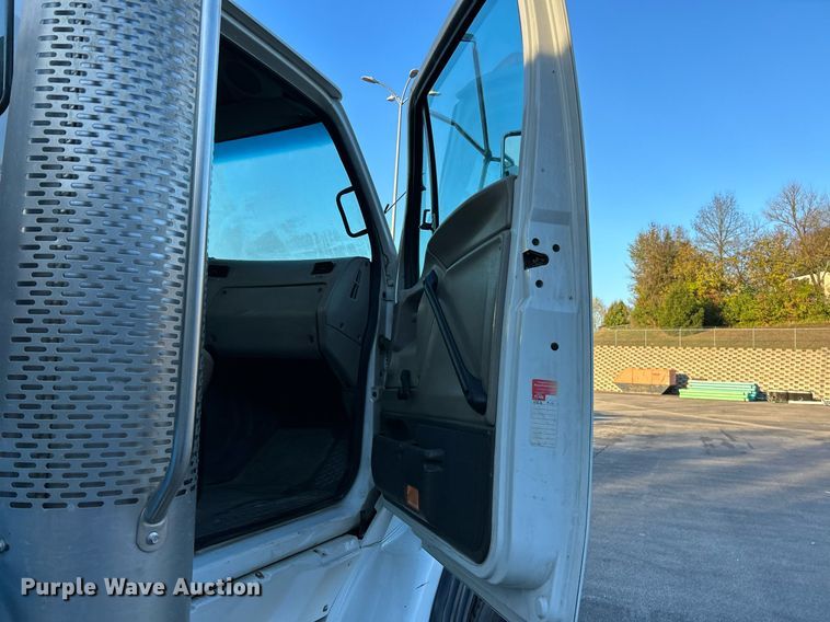 image for item NR9308 2006 Sterling L9500  vacuum truck