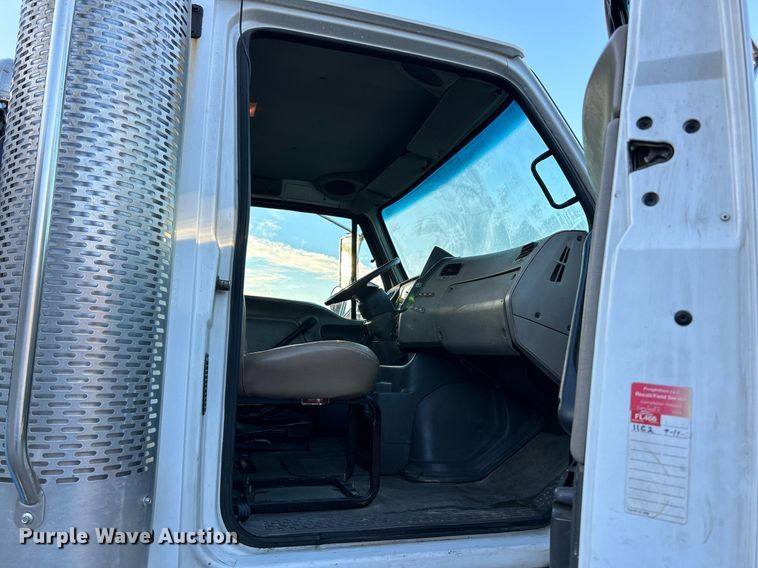 image for item NR9308 2006 Sterling L9500  vacuum truck