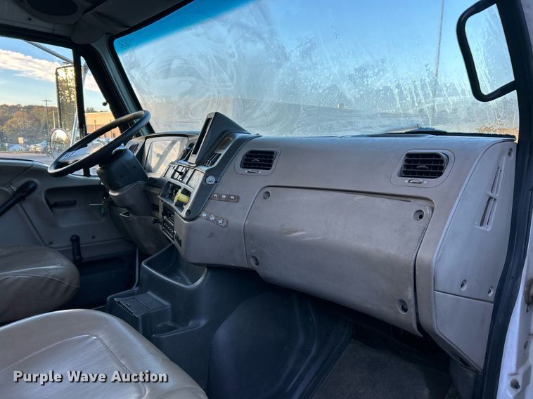 image for item NR9308 2006 Sterling L9500  vacuum truck