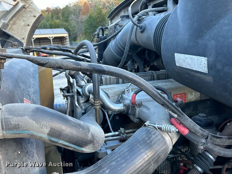 image for item NR9308 2006 Sterling L9500  vacuum truck