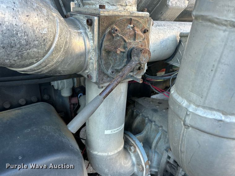 image for item NR9308 2006 Sterling L9500  vacuum truck