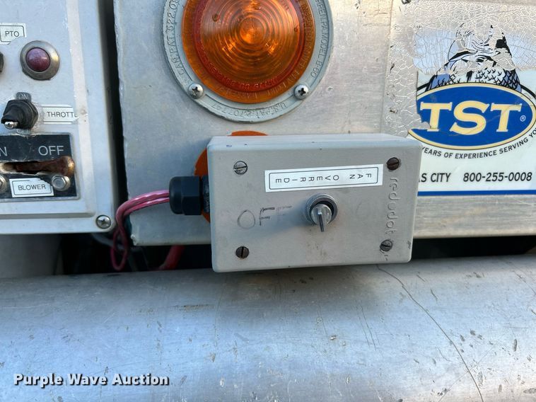 image for item NR9308 2006 Sterling L9500  vacuum truck