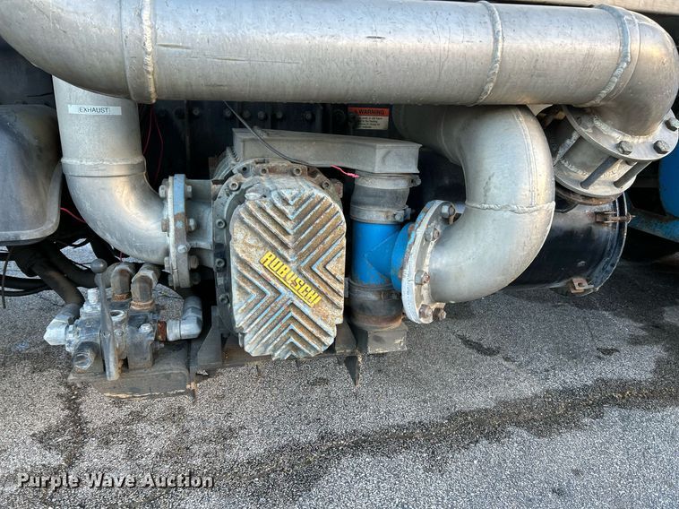 image for item NR9308 2006 Sterling L9500  vacuum truck