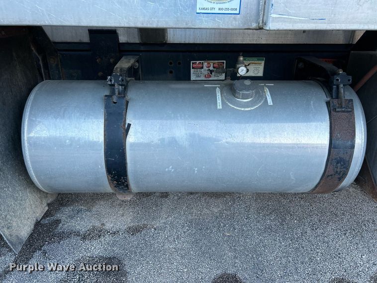 image for item NR9308 2006 Sterling L9500  vacuum truck