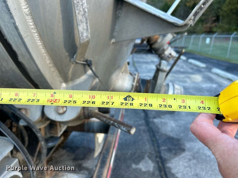 image for item NR9308 2006 Sterling L9500  vacuum truck