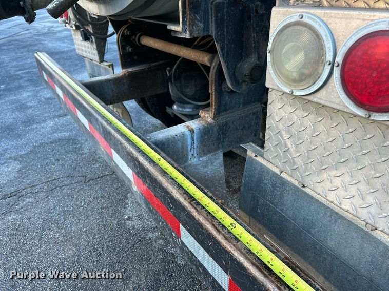 image for item NR9308 2006 Sterling L9500  vacuum truck