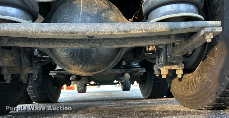 image for item NR9308 2006 Sterling L9500  vacuum truck