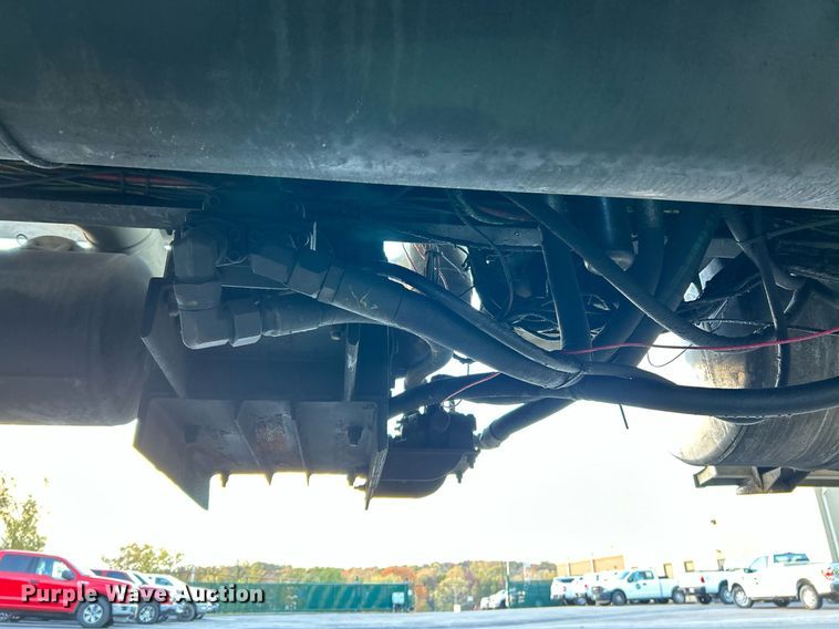 image for item NR9308 2006 Sterling L9500  vacuum truck