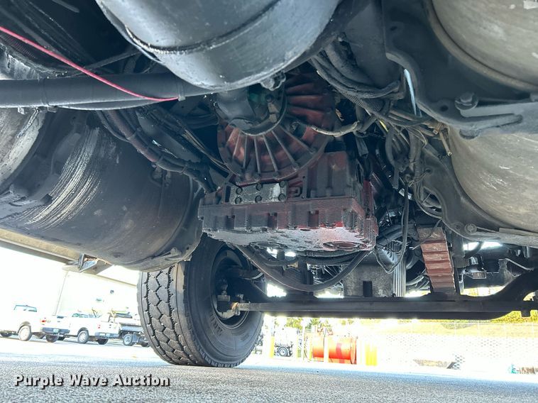 image for item NR9308 2006 Sterling L9500  vacuum truck