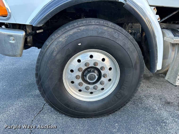 image for item NR9308 2006 Sterling L9500  vacuum truck