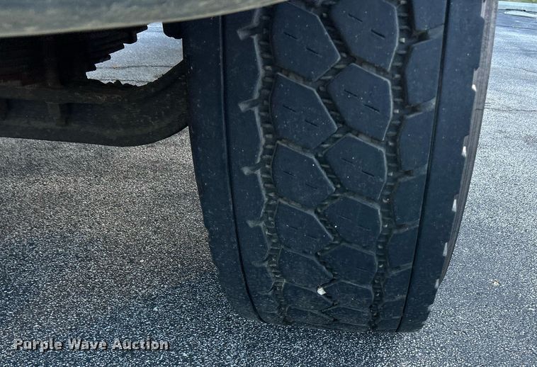 image for item NR9308 2006 Sterling L9500  vacuum truck