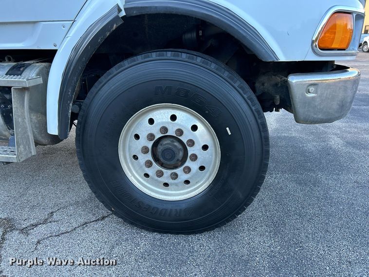 image for item NR9308 2006 Sterling L9500  vacuum truck