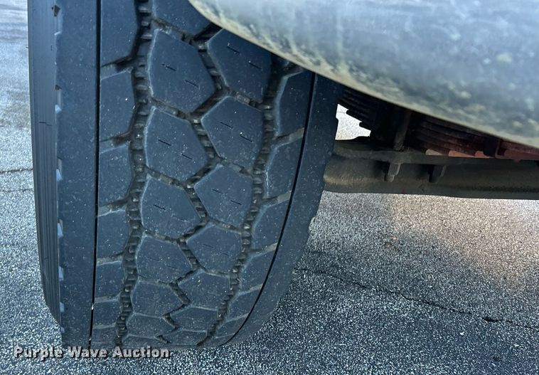 image for item NR9308 2006 Sterling L9500  vacuum truck