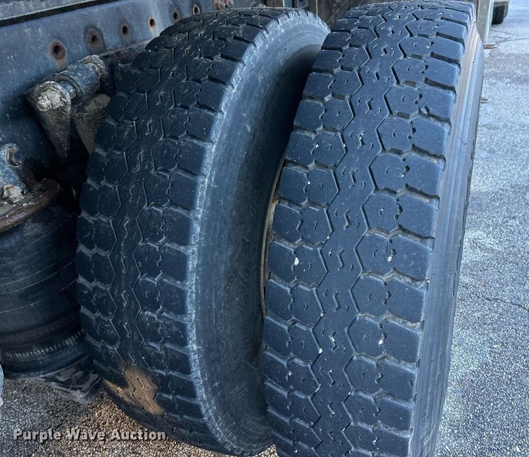 image for item NR9308 2006 Sterling L9500  vacuum truck