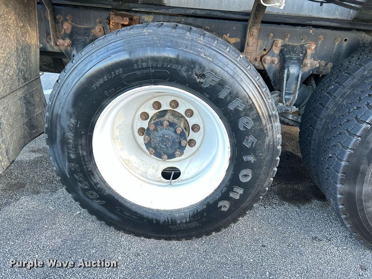 image for item NR9308 2006 Sterling L9500  vacuum truck