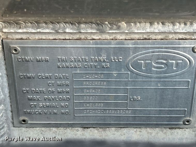 image for item NR9308 2006 Sterling L9500  vacuum truck