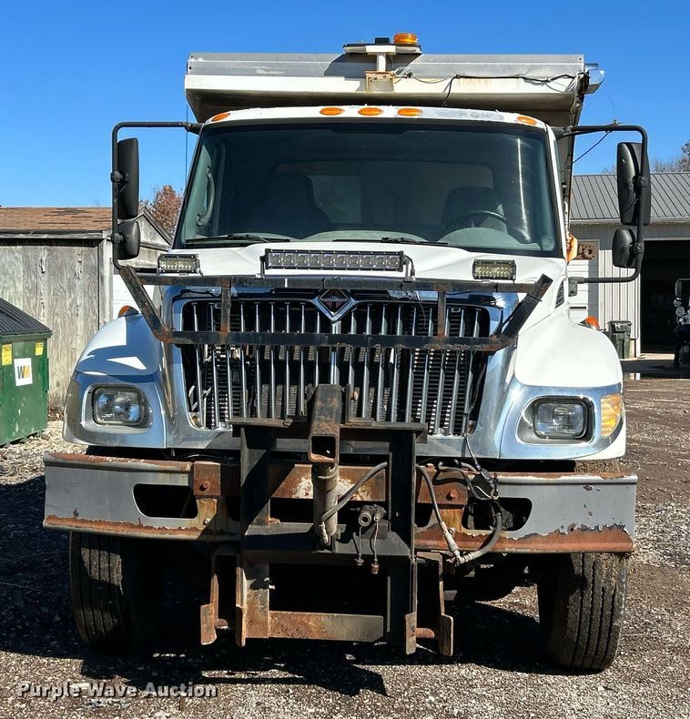 image for item NR9315 2005 International 7400  dump truck