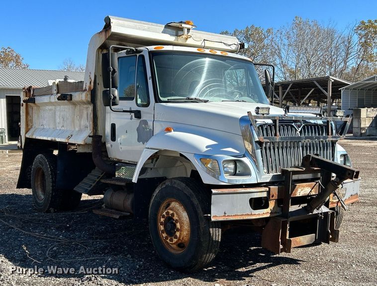 image for item NR9315 2005 International 7400  dump truck
