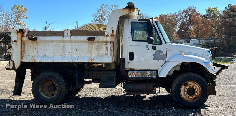 image for item NR9315 2005 International 7400  dump truck
