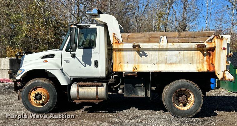 image for item NR9315 2005 International 7400  dump truck