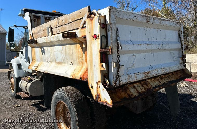 image for item NR9315 2005 International 7400  dump truck
