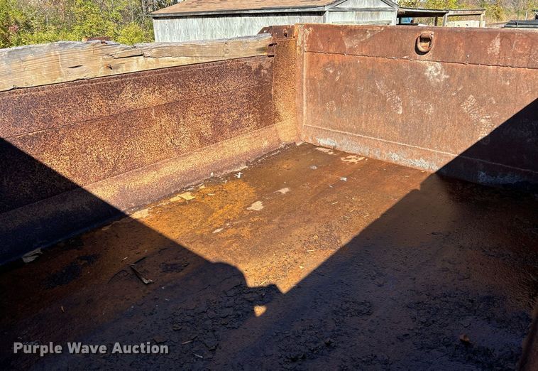 image for item NR9315 2005 International 7400  dump truck