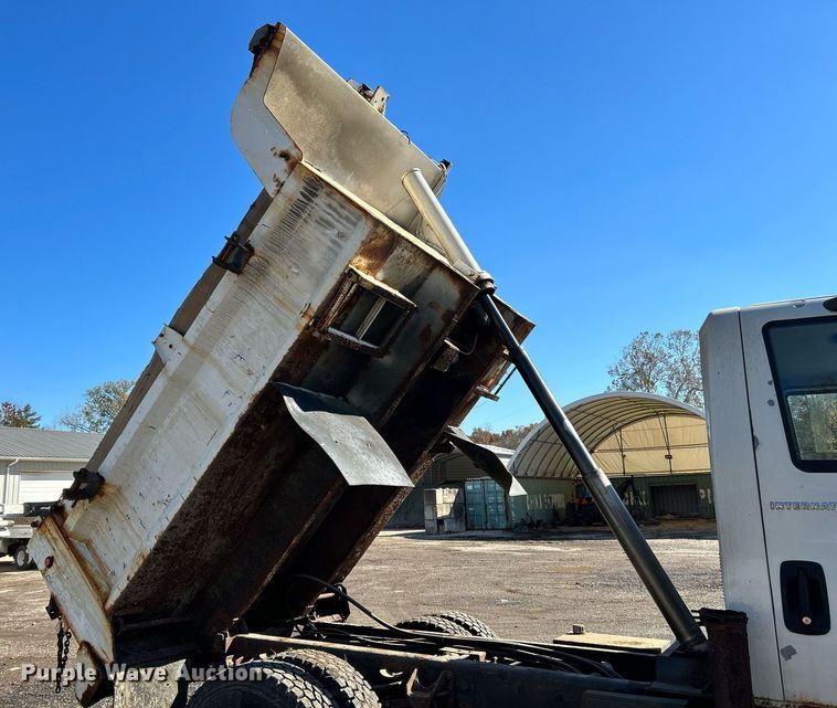 image for item NR9315 2005 International 7400  dump truck
