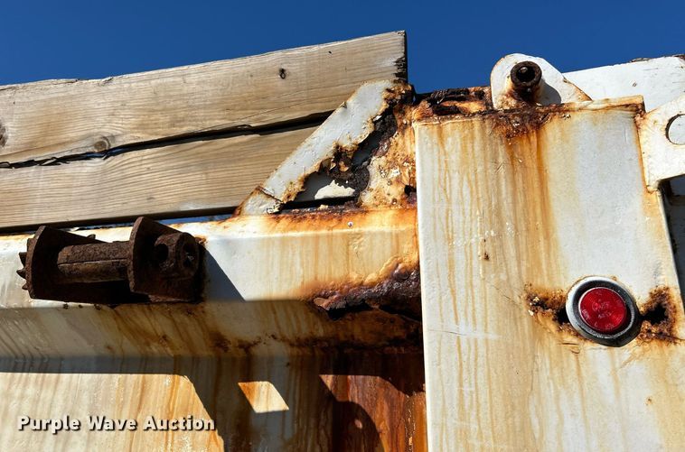 image for item NR9315 2005 International 7400  dump truck