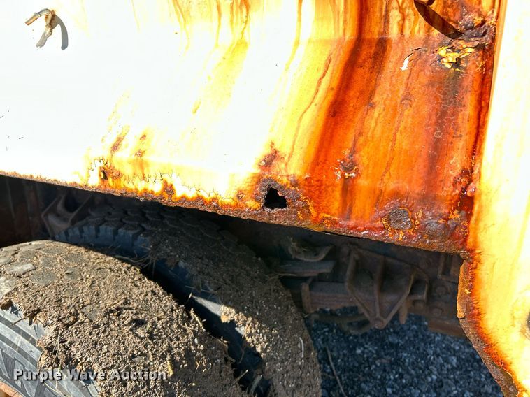 image for item NR9315 2005 International 7400  dump truck