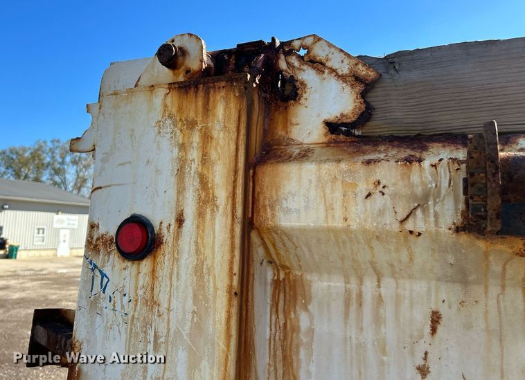 image for item NR9315 2005 International 7400  dump truck