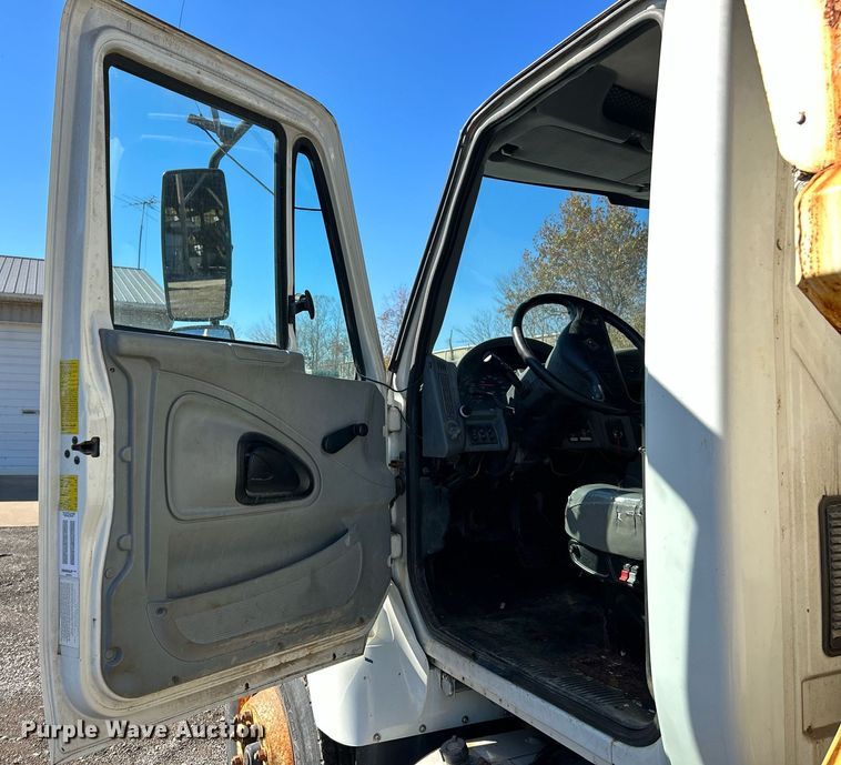 image for item NR9315 2005 International 7400  dump truck