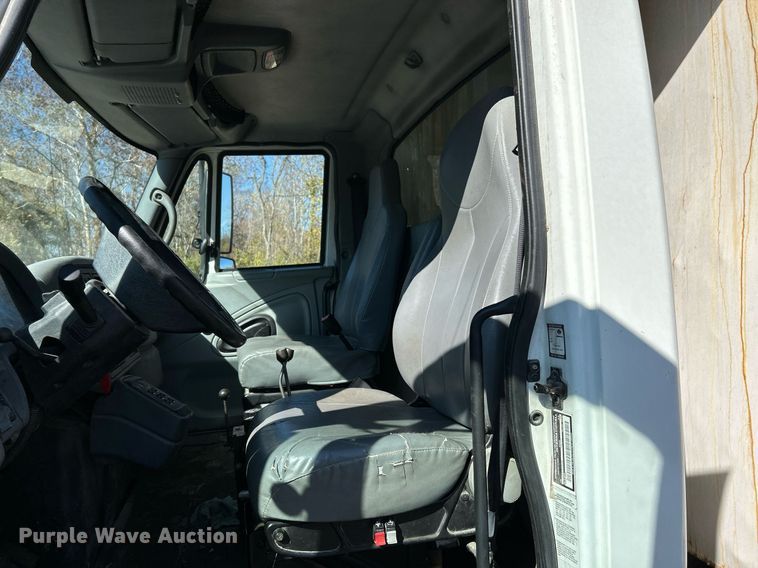 image for item NR9315 2005 International 7400  dump truck