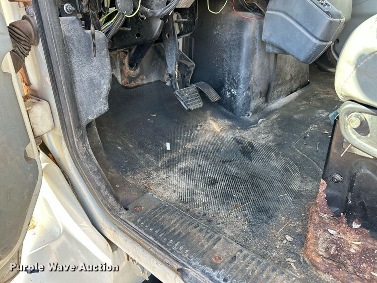 image for item NR9315 2005 International 7400  dump truck