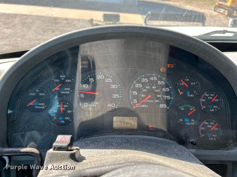 image for item NR9315 2005 International 7400  dump truck