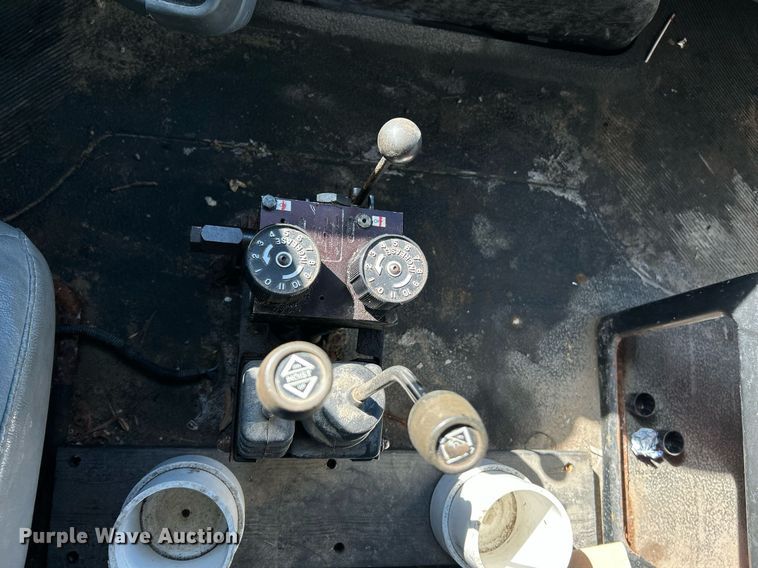 image for item NR9315 2005 International 7400  dump truck