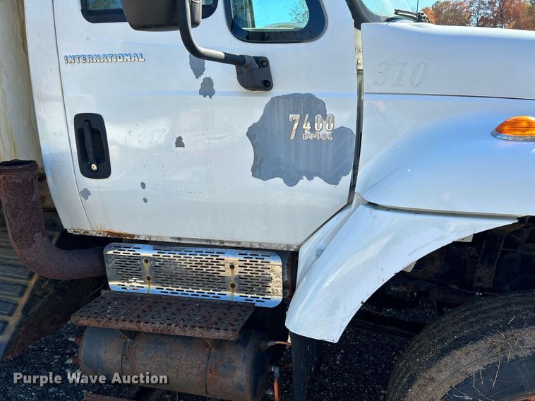 image for item NR9315 2005 International 7400  dump truck