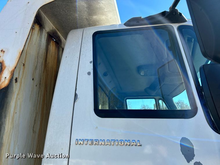 image for item NR9315 2005 International 7400  dump truck