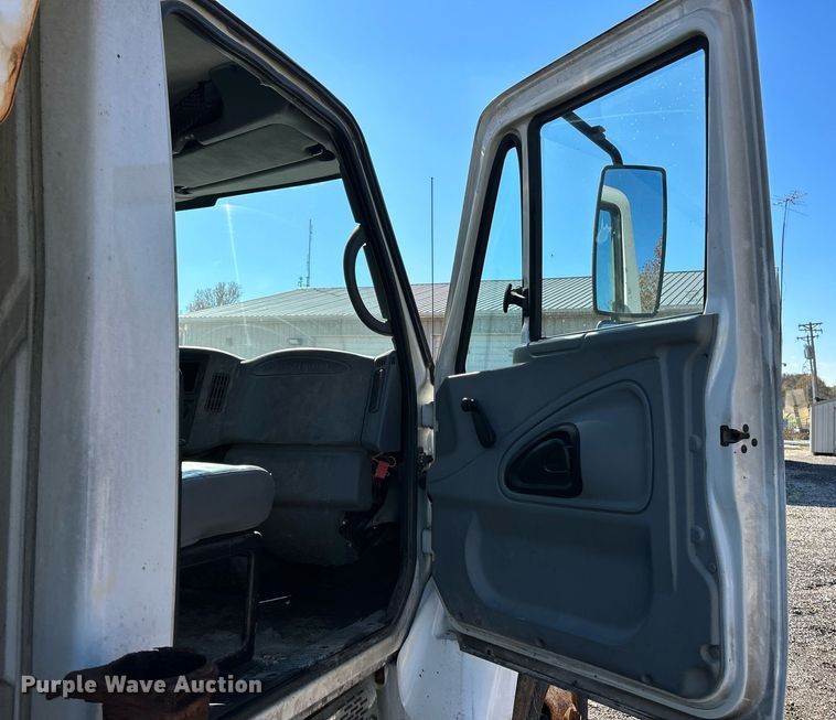 image for item NR9315 2005 International 7400  dump truck