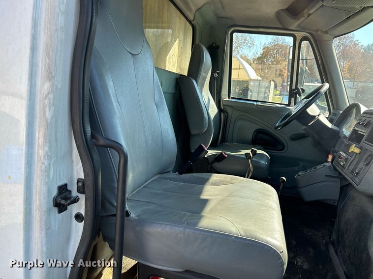 image for item NR9315 2005 International 7400  dump truck