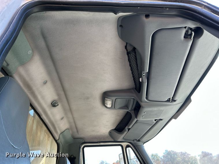 image for item NR9315 2005 International 7400  dump truck