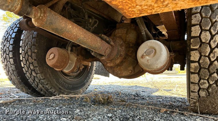 image for item NR9315 2005 International 7400  dump truck