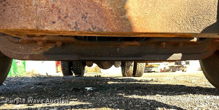 image for item NR9315 2005 International 7400  dump truck