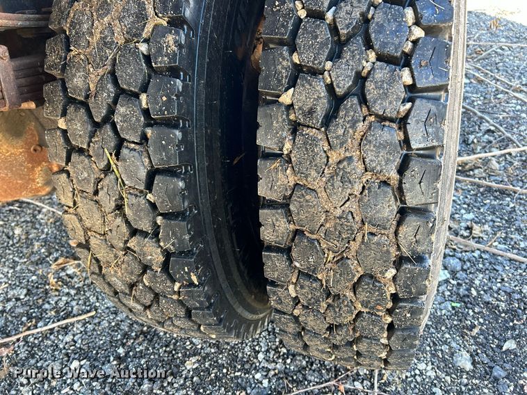 image for item NR9315 2005 International 7400  dump truck