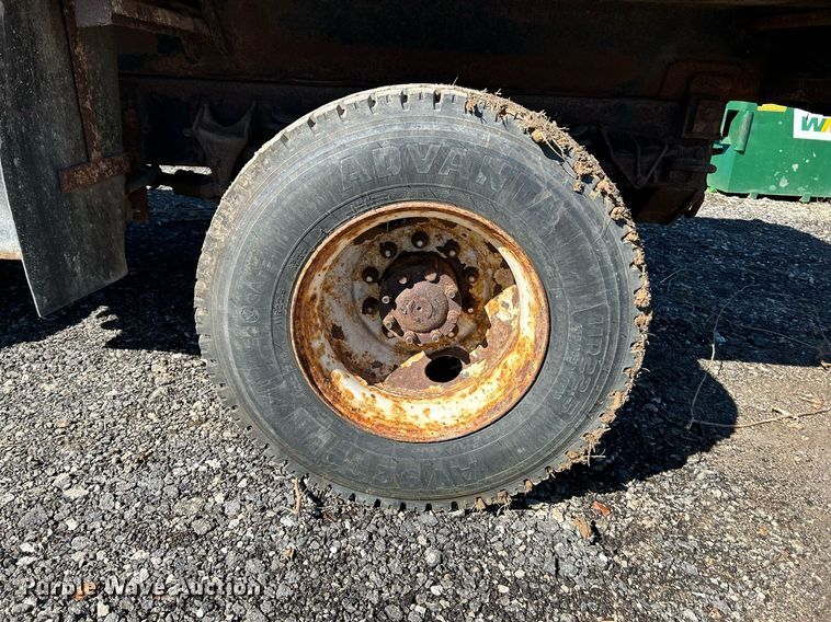 image for item NR9315 2005 International 7400  dump truck