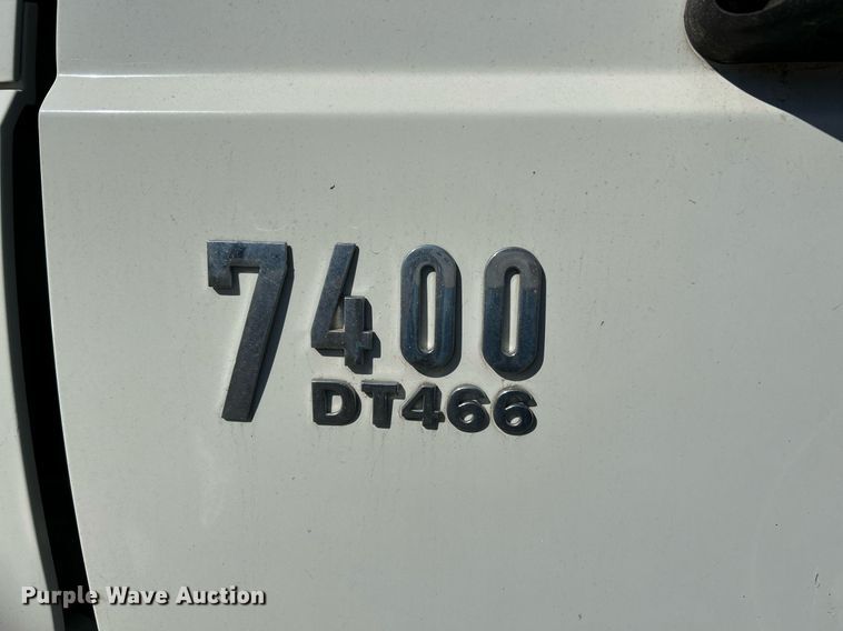 image for item NR9315 2005 International 7400  dump truck